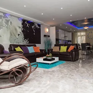Apartment Azure, Senglea